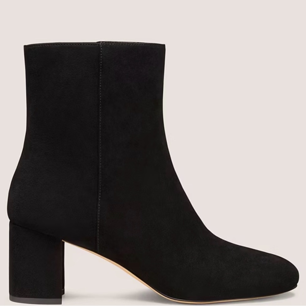 NEW NEVER WORN STUART WEITZMAN Black Ankle Boots